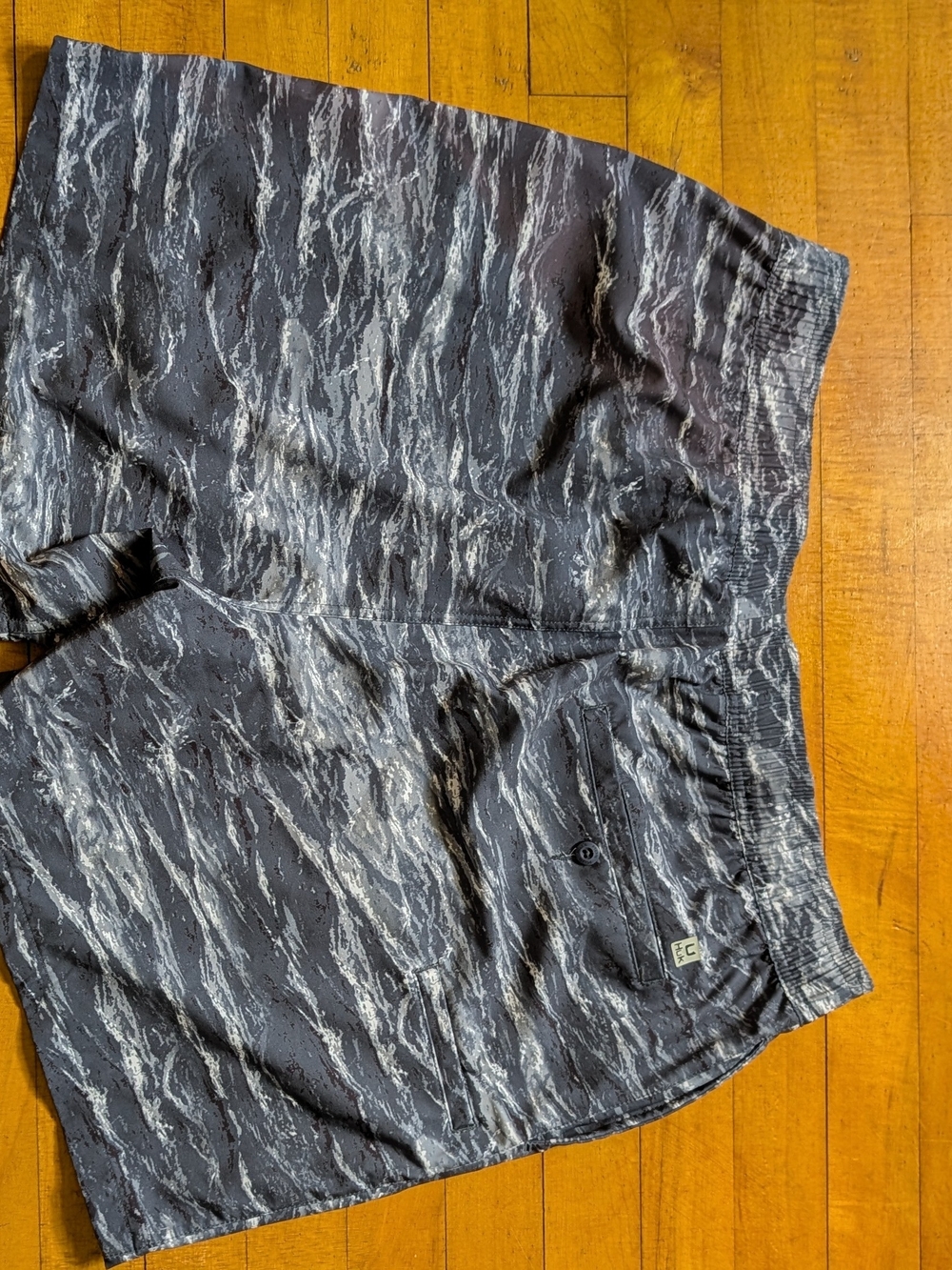 Huk Men's Blue-Gray Wave Print Swim Trunks - Picture 2 of 5